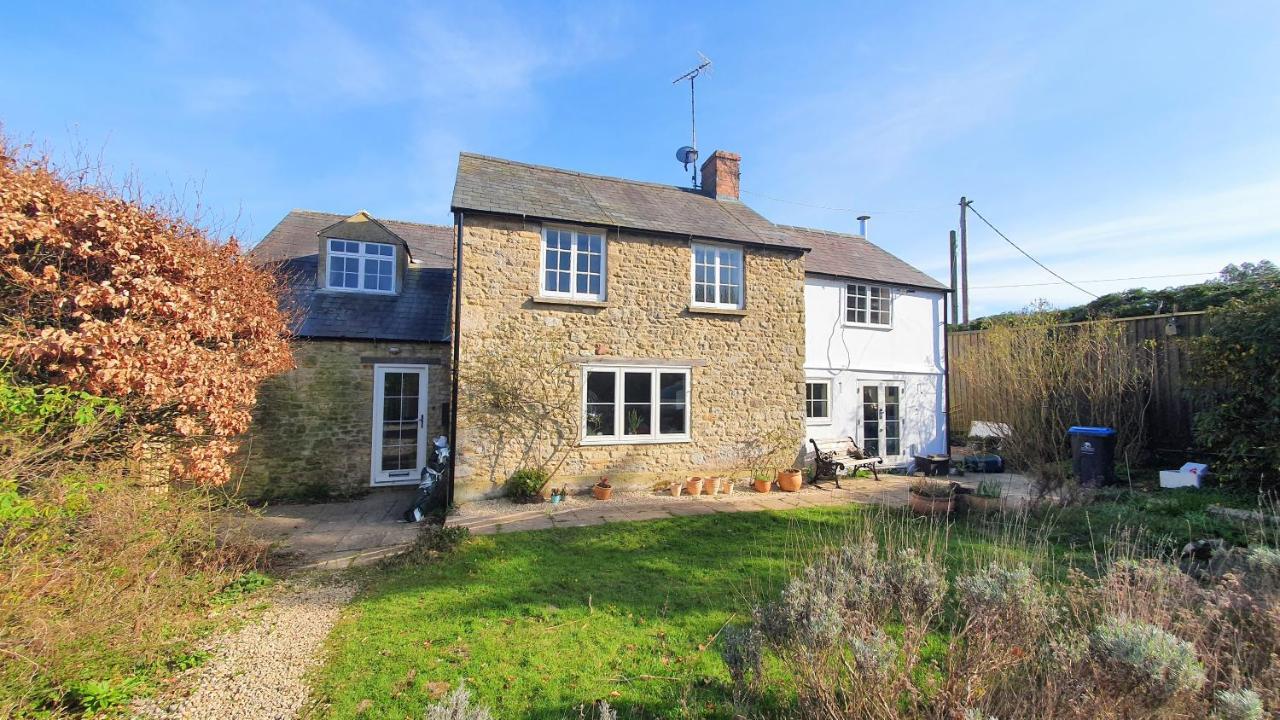 Glenfield Cottage - Secluded Luxury Deep In The Oxfordshire Countryside Wilcote Exterior photo